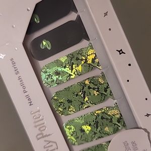 2/$40 Harry Potter Nail Polish Strips Slytherin NWT